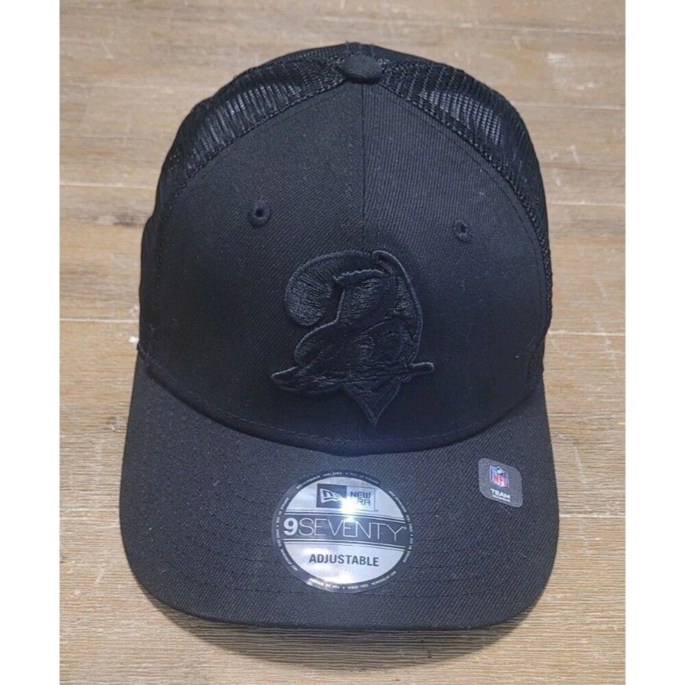 Tampa Bay Buccaneers Hat New Era 9SEVENTY Stretch Snapback All Black Cap NFL